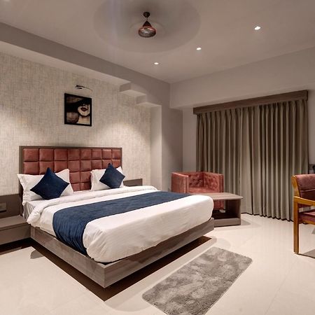 Hotel Sparsh Divine Ahmedabad Extérieur photo