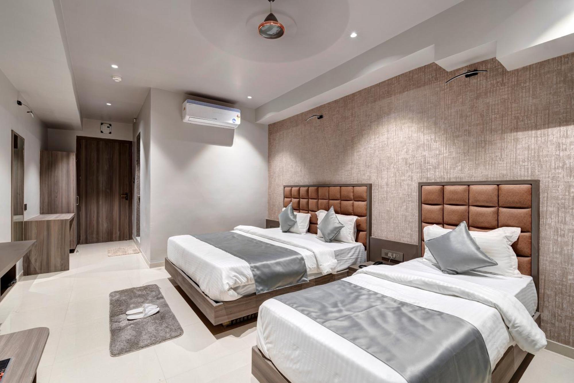 Hotel Sparsh Divine Ahmedabad Extérieur photo