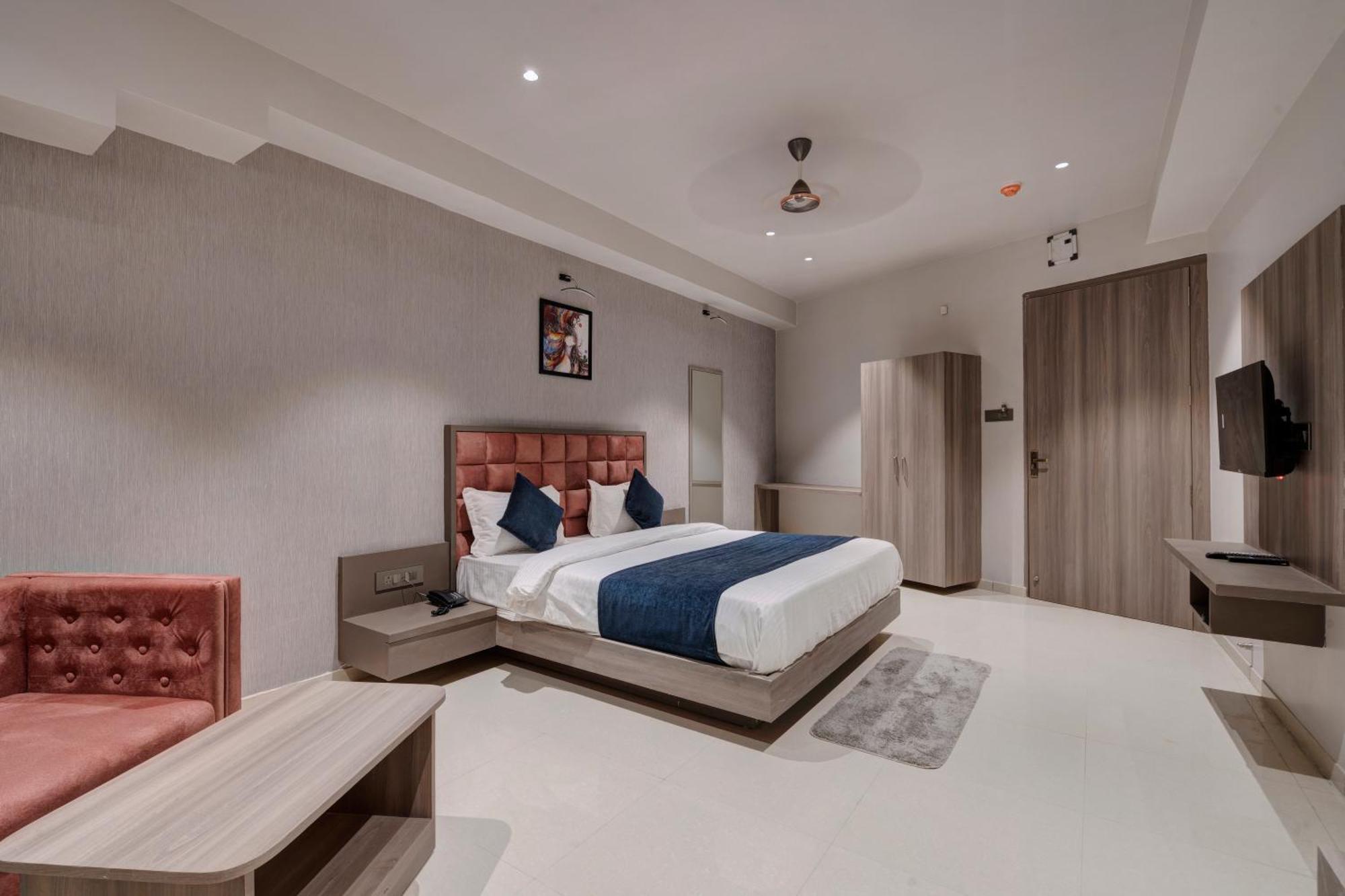 Hotel Sparsh Divine Ahmedabad Extérieur photo