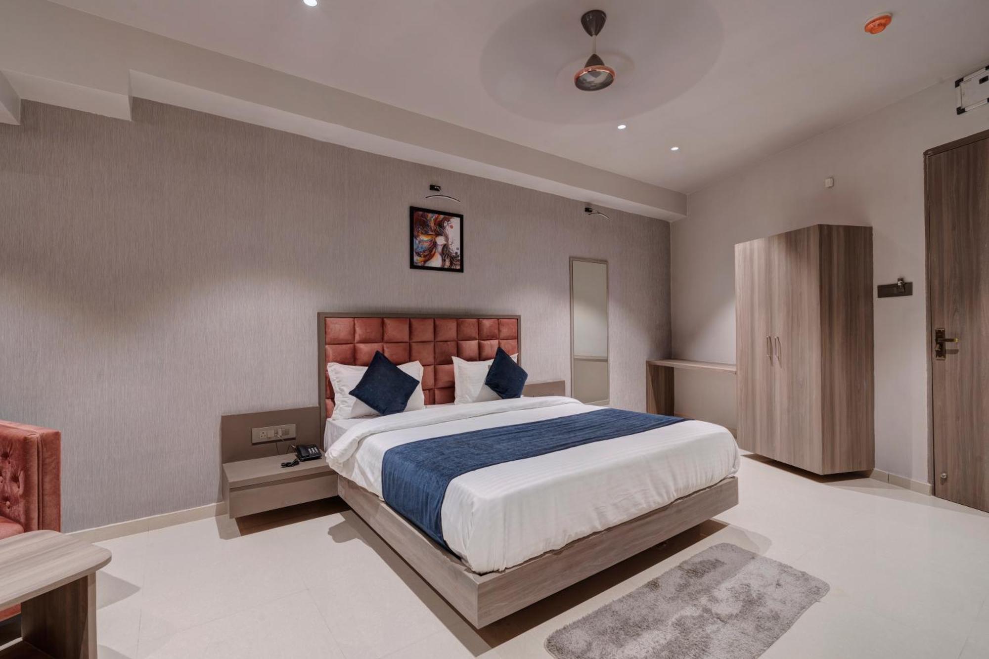 Hotel Sparsh Divine Ahmedabad Extérieur photo