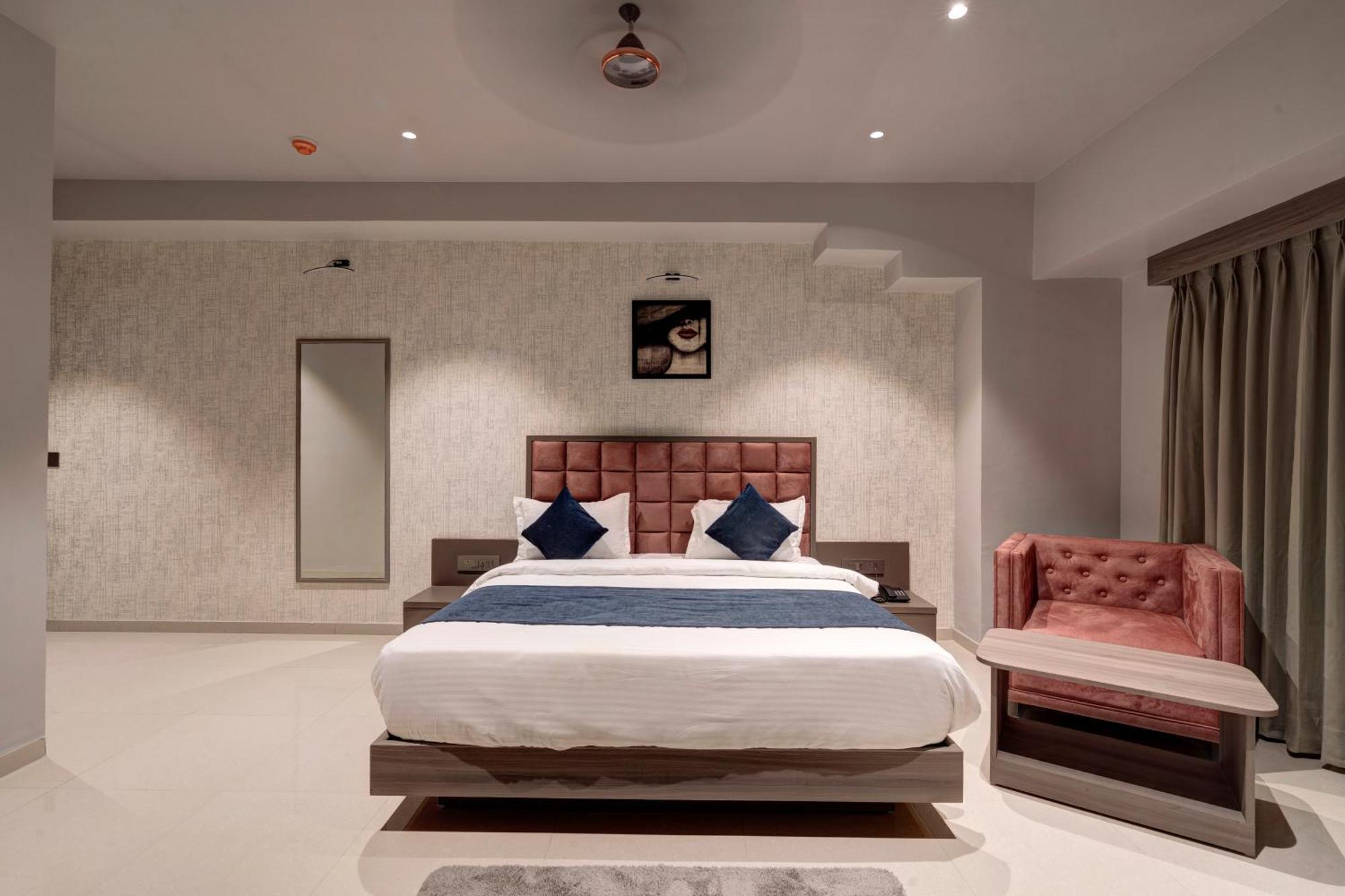 Hotel Sparsh Divine Ahmedabad Extérieur photo