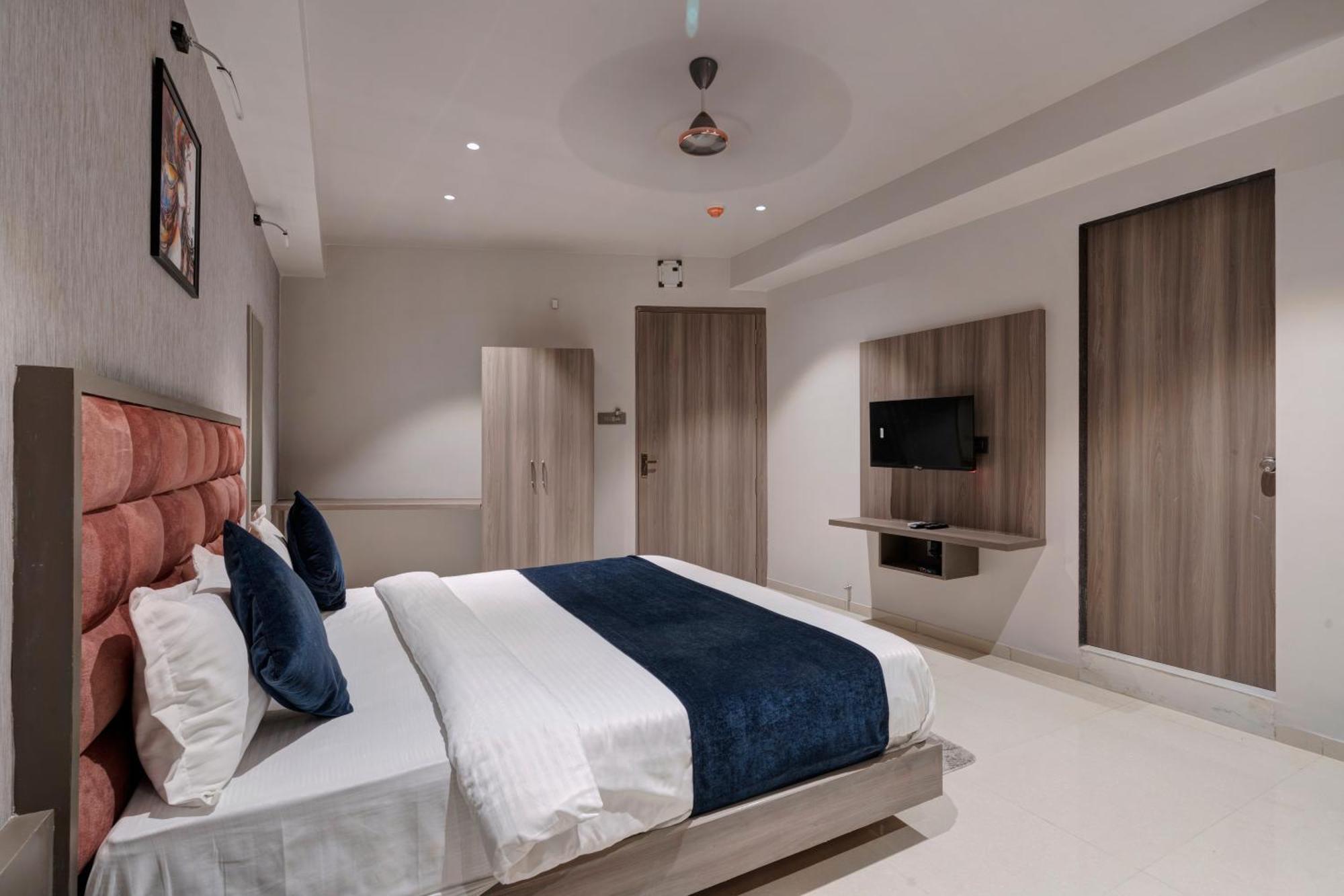 Hotel Sparsh Divine Ahmedabad Extérieur photo