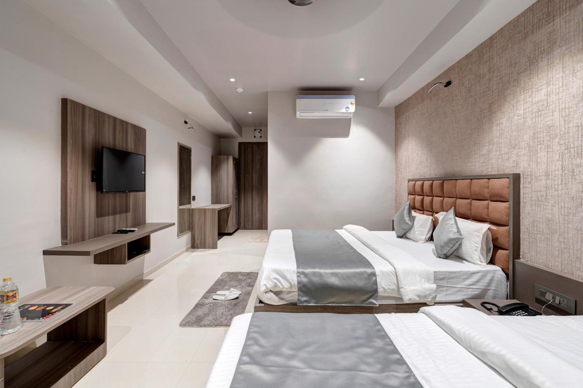 Hotel Sparsh Divine Ahmedabad Extérieur photo