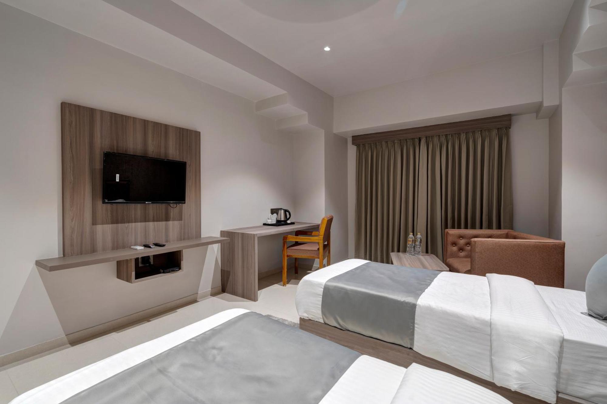 Hotel Sparsh Divine Ahmedabad Extérieur photo