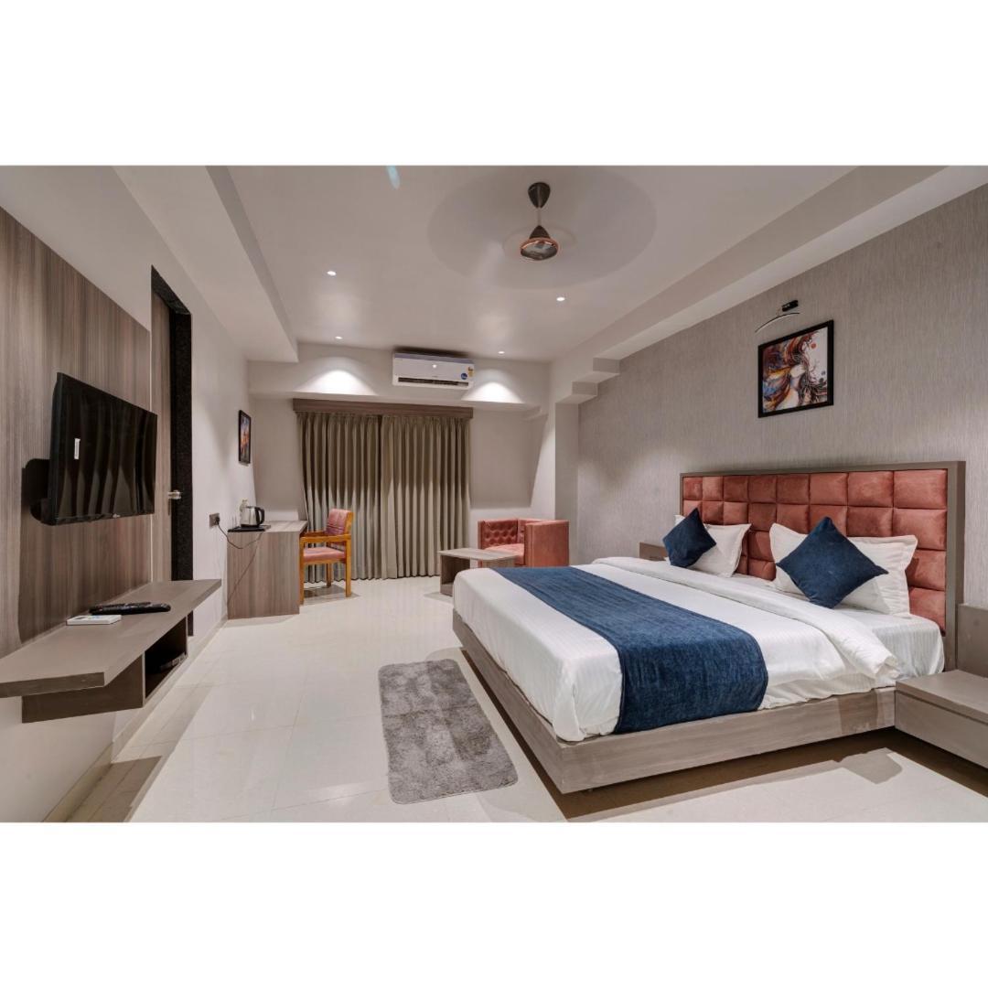 Hotel Sparsh Divine Ahmedabad Extérieur photo