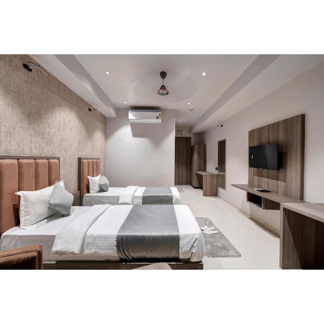 Hotel Sparsh Divine Ahmedabad Extérieur photo