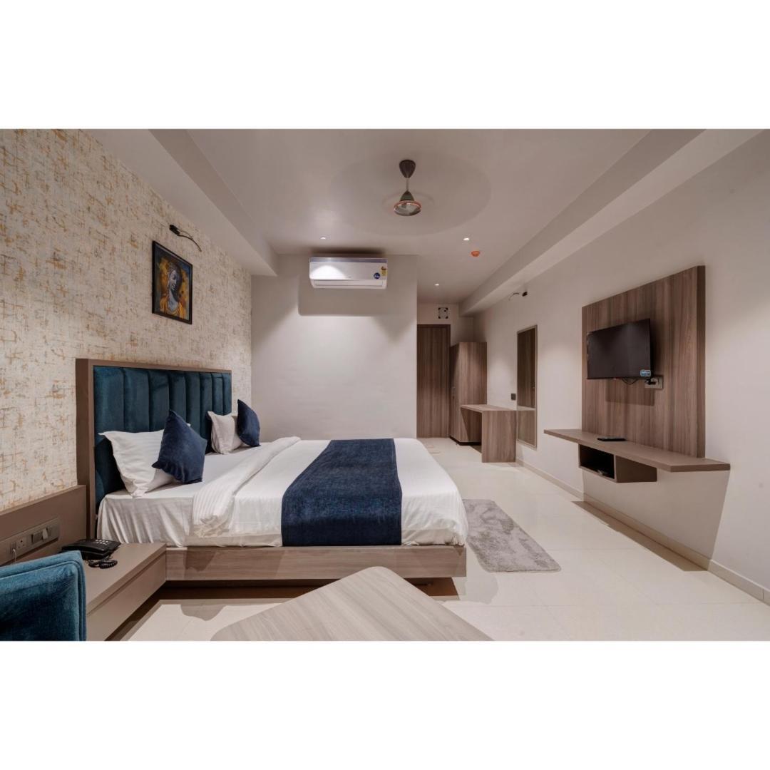 Hotel Sparsh Divine Ahmedabad Extérieur photo